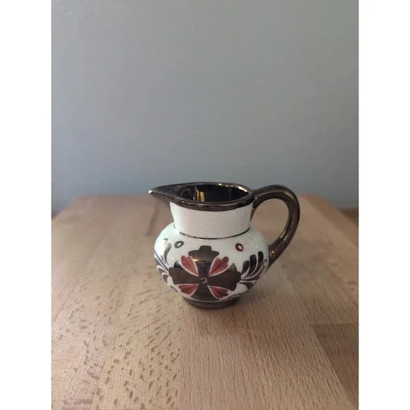 Vintage Old Castle Jug Made in England White & Copper Luster Floral 2 3/8 Inch - Picture 2 of 13